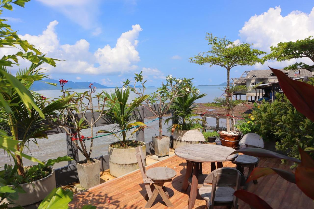 Ban Sulada Guest House Laem Ngop Экстерьер фото