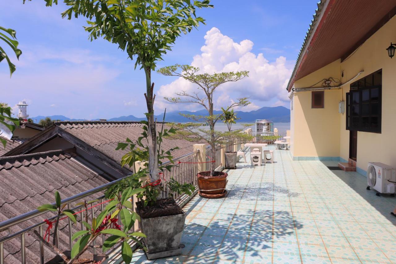 Ban Sulada Guest House Laem Ngop Экстерьер фото